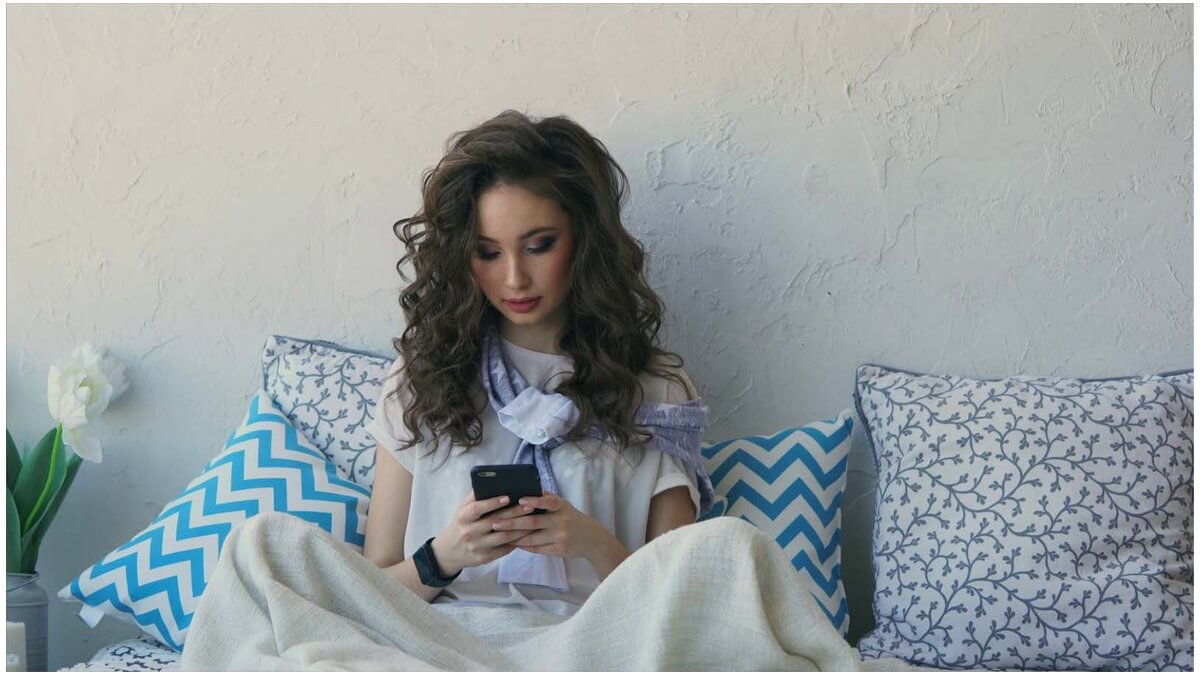 She Stopped Texting Me